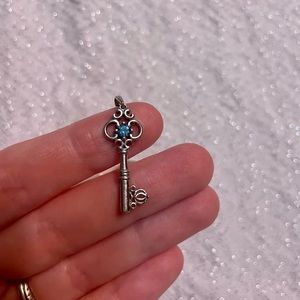 D23 Expo 2017 Exclusive Enchanted Disney Fine Jewelry Cinderella Key Pendant